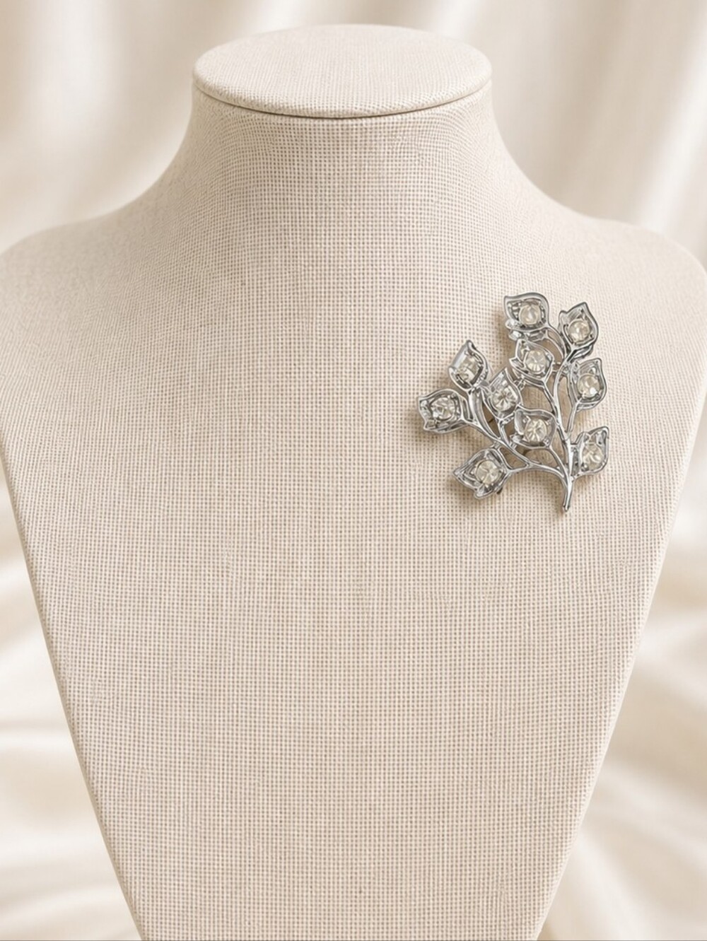 Vintage 1950s Rhinestone Floral Spray Brooch – Silver Tone Floral Pin
